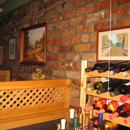 Πανσιόν Emi Vendeghaz 4*