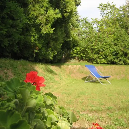 Emi Vendeghaz Πανσιόν 4*