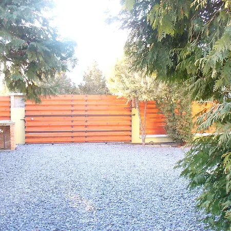 Πανσιόν Emi Vendeghaz 4*