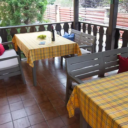 Emi Vendeghaz 4* Balatonszárszó