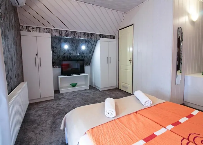 Emi Vendeghaz Balatonszárszó