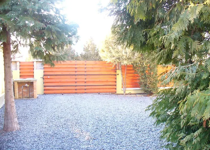 בית הארחה Emi Vendeghaz 4*