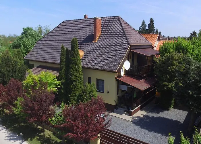 招待所 艾米温德嘉斯旅馆 Balatonszárszó