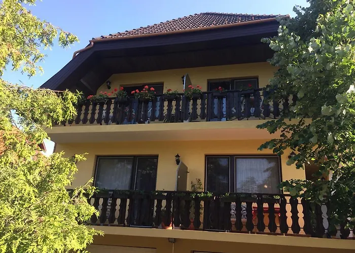 艾米温德嘉斯旅馆 Balatonszárszó