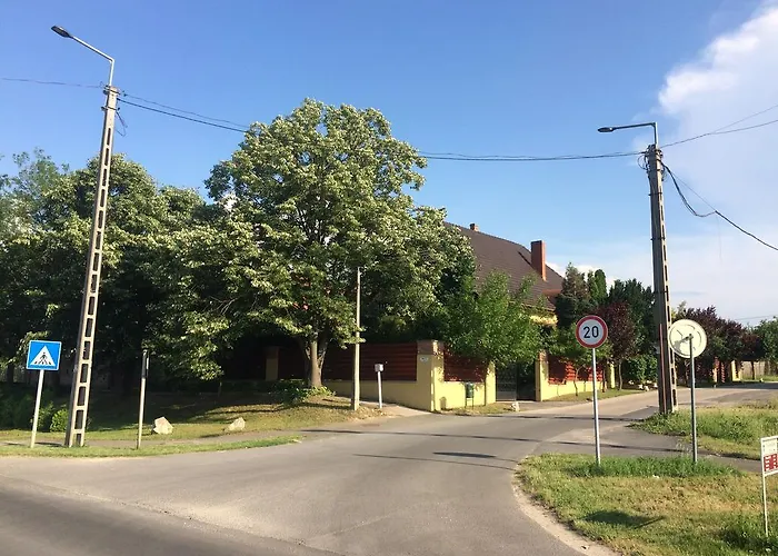 Emi Vendeghaz Balatonszárszó