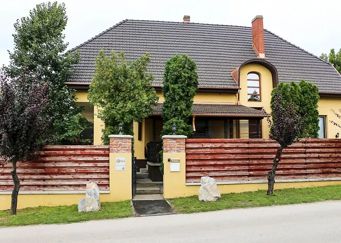 Emi Vendeghaz Balatonszárszó