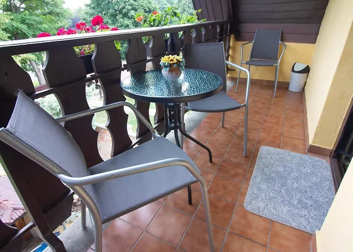 艾米温德嘉斯旅馆 Balatonszárszó