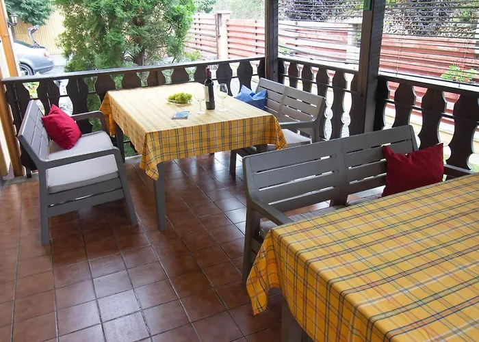 Emi Vendeghaz 4* Balatonszárszó